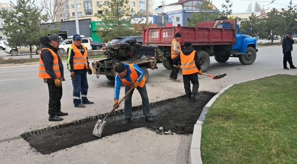 Бишкекте жолдордогу чуңкурларды оңдоо иштери жүргүзүлүүдө