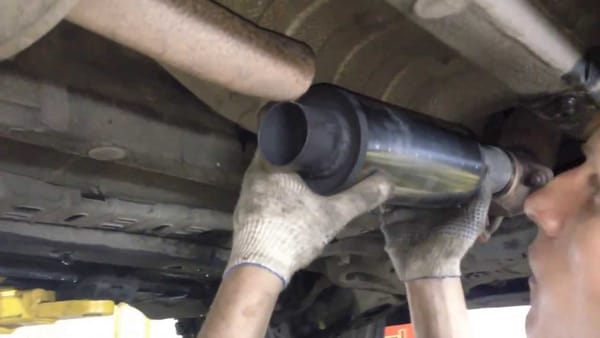 Парламентте катализатору жок унааларды каттоого тыюу салуу мыйзам долбоору каралды