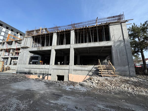 Бишкекте искусство университетинин 5 кабаттуу окуу корпусу курулууда