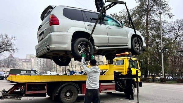 Бишкекте  100дөн ашык автоунаа айып короого коюлду