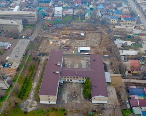 Бишкекте №55 мектепке 1200 орундуу окуу корпусу курулуп жатат