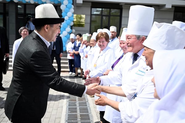 1-апрелден тартып медицина кызматкерлеринин эмгек маяналары 100% көтөрүлөт