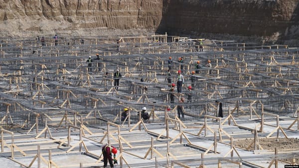 Манас шаарындагы 6,8 млрд сомго курулуп жаткан филармония убактылуу токтотулду