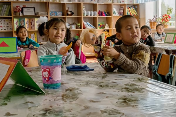 Кыргызстанда 125 775 бала бала бакчаларга электрондук кезекте турат