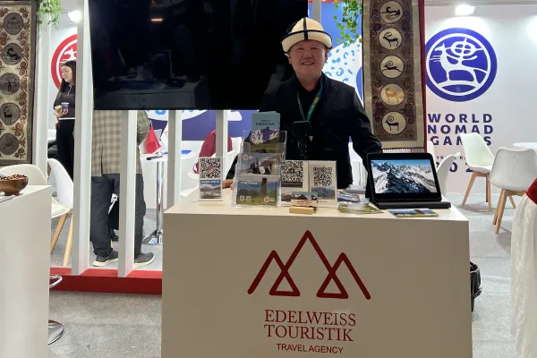 Абройлуу эл аралык аянтчада Кыргызстандын улуттук стенди  ачылды