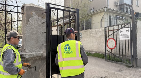 Чүй–Панфилов көчөлөрүнүн кесилишиндеги мыйзамсыз тосмо кайра алынды