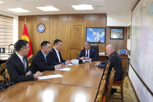 BCG өкүлү менен Кыргызстандагы темир жол долбоорлору талкууланды