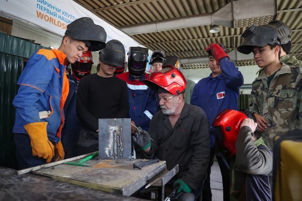 Кыргызстанда иш берүүчүлөр практикага басым жасаган кадрларды талап кылууда